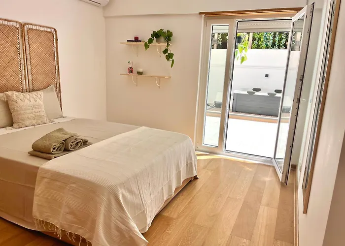 Miguel Surf House * Costa de Caparica