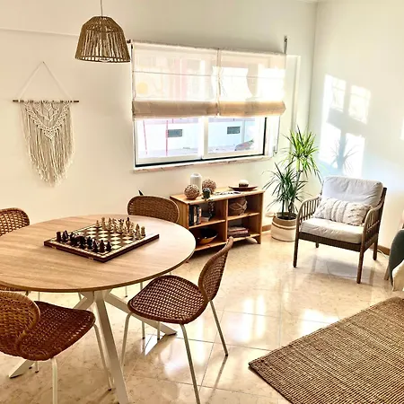 Miguel Surf House Кошта-да-Капарика