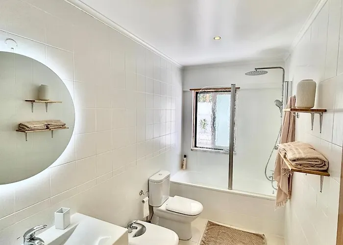 Miguel Surf House Costa de Caparica