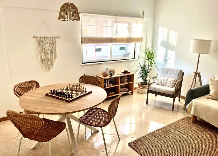 Miguel Surf House Costa da Caparica